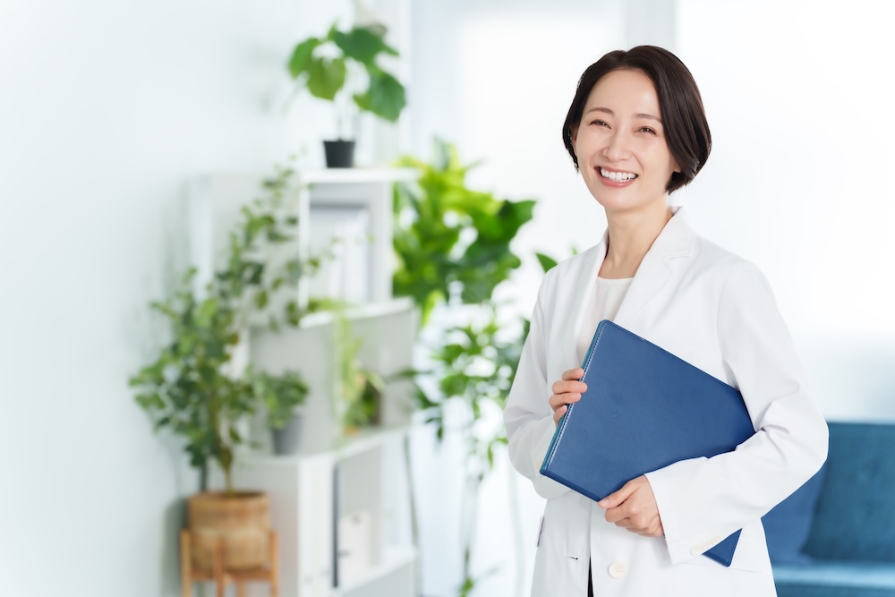いきいき働く薬剤師の女性